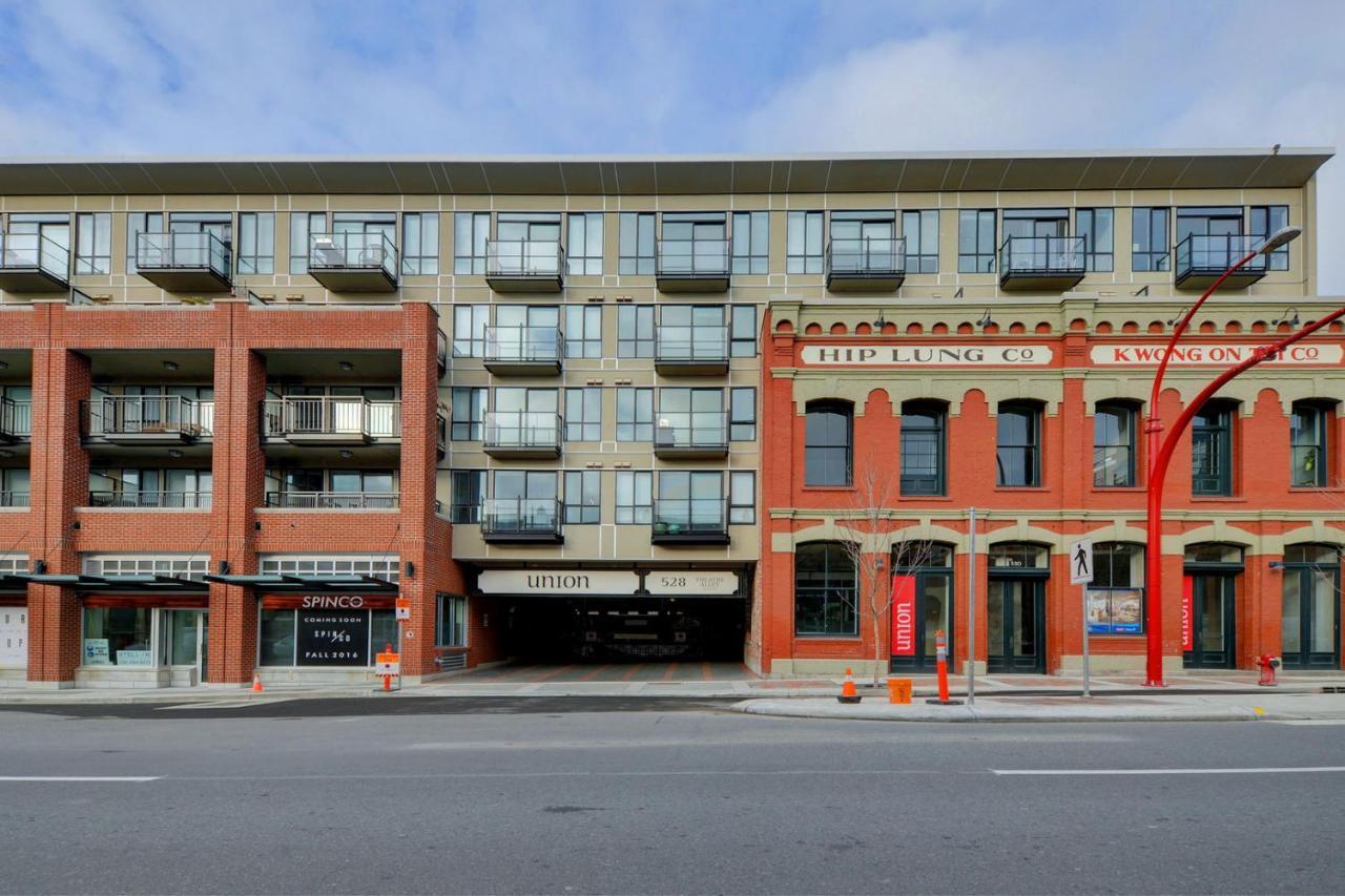 Gorgeous Old Town Condo With Patio And Parking! Victoria Exterior foto